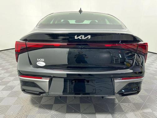 Aurora Black Pearl 2025 Kia K5 LXS