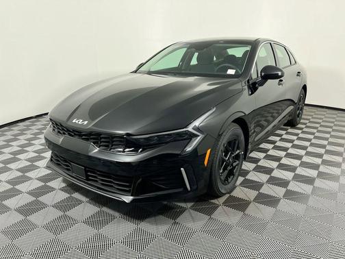 Aurora Black Pearl 2025 Kia K5 LXS