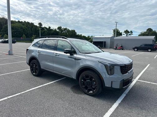 Wolf Gray 2025 Kia Sorento SX