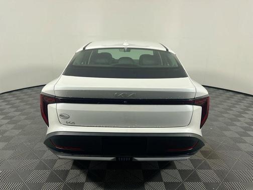 Snow White Pearl 2025 Kia K4 EX