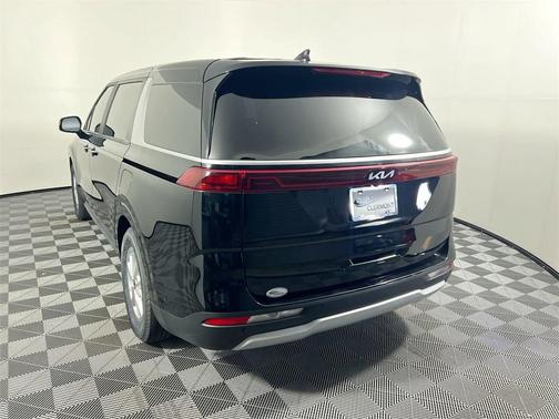 2023 Kia Carnival LX