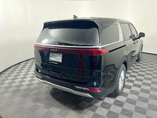 2023 Kia Carnival LX