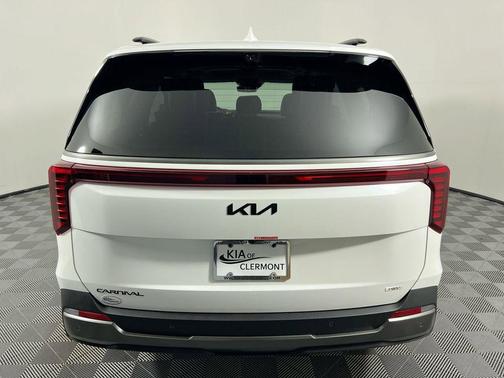 2026 Kia Carnival SX