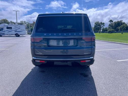 2023 Jeep Wagoneer L Series III 4x4