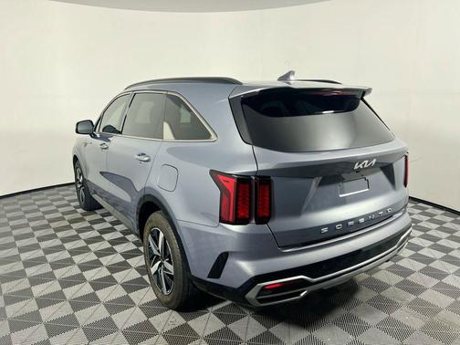 Everlasting Silver 2022 Kia Sorento S