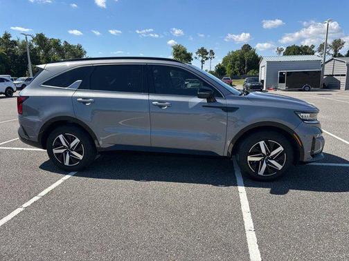 Everlasting Silver 2022 Kia Sorento S