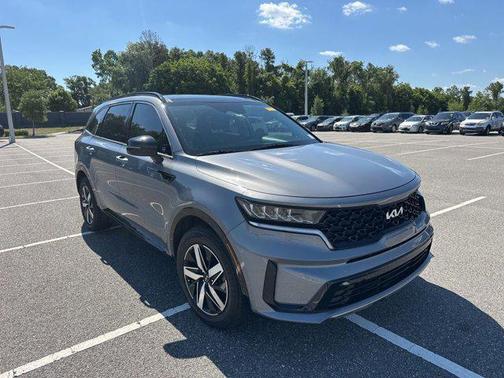 Everlasting Silver 2022 Kia Sorento S