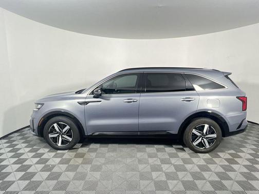 Everlasting Silver 2022 Kia Sorento S