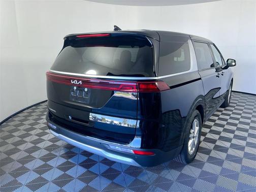2023 Kia Carnival LX