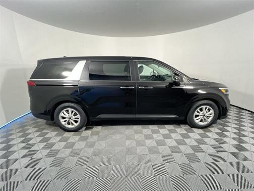 2023 Kia Carnival LX