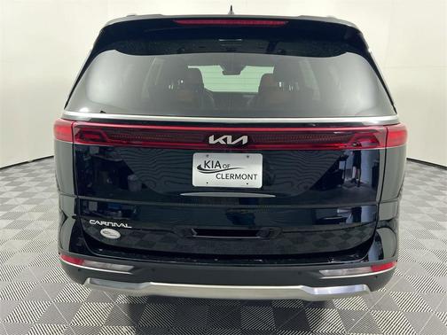 2024 Kia Carnival SX