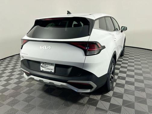 Glacial White Pearl 2024 Kia Sportage EX