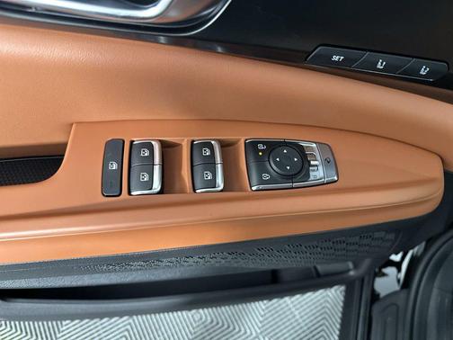 Aurora Black Pearl 2027 Kia Carnival Hybrid SX