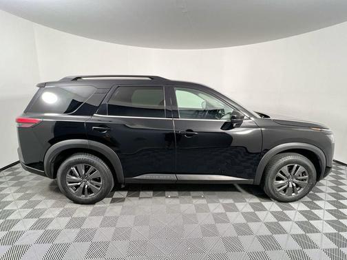 2024 Nissan Pathfinder SV 4WD