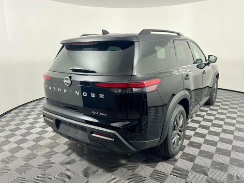 2024 Nissan Pathfinder SV 4WD