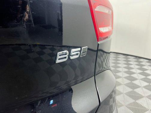 2023 Volvo XC40 B5 Plus Bright Theme