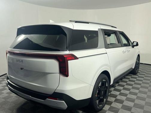 Snow White Pearl 2026 Kia Carnival EX