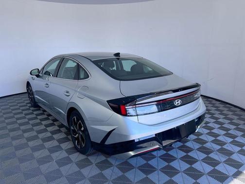 Aero Silver 2024 Hyundai SONATA SEL