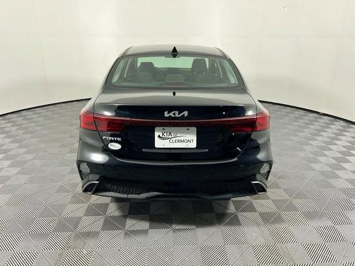 Aurora Black 2024 Kia Forte LXS