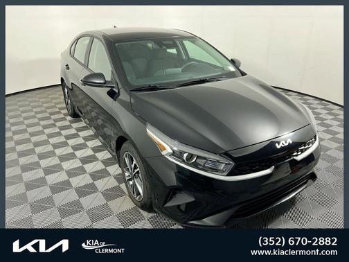 Aurora Black 2024 Kia Forte LXS