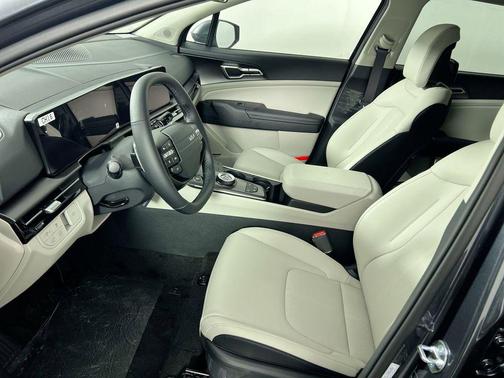 Gravity Gray 2026 Kia Sportage Hybrid EX