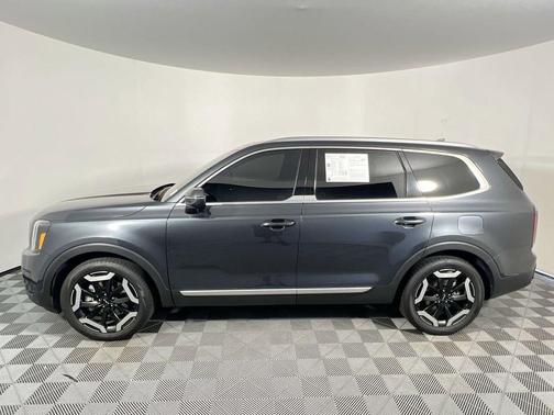 Gravity Gray 2023 Kia Telluride EX