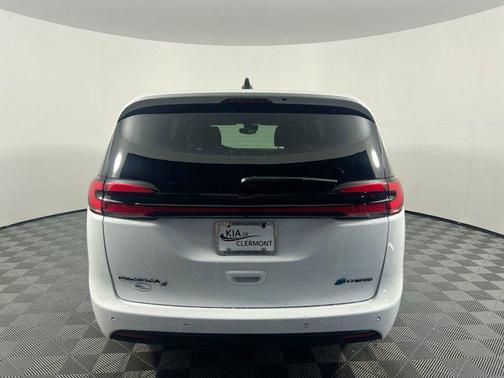 2024 Chrysler Pacifica Hybrid S Appearance Pkg