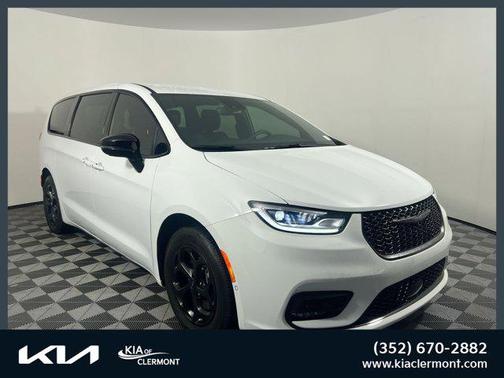 2024 Chrysler Pacifica Hybrid S Appearance Pkg