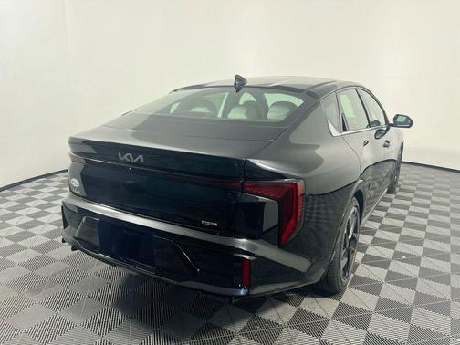 Aurora Black Pearl 2026 Kia K4 GT-Line