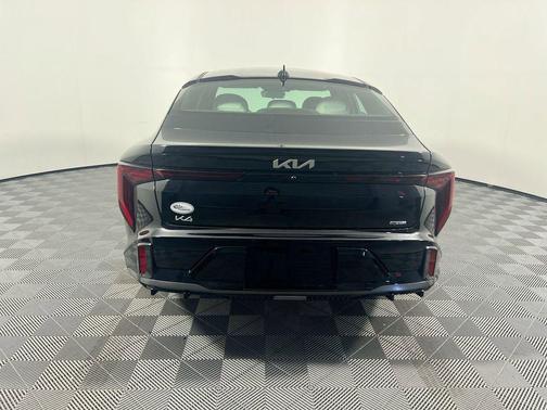 Aurora Black Pearl 2026 Kia K4 GT-Line