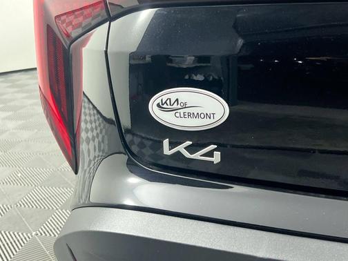 Aurora Black Pearl 2026 Kia K4 EX