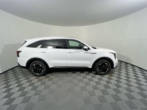 Glacial White 2026 Kia Sorento S