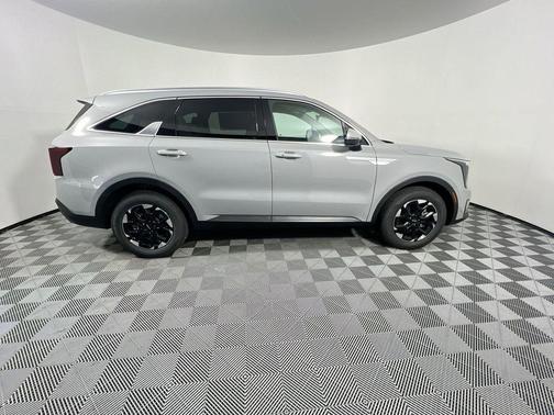 Wolf Gray 2026 Kia Sorento S