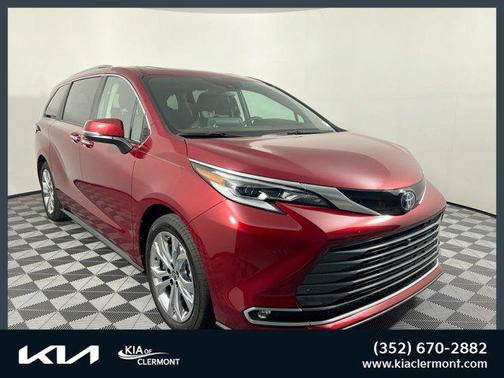 2023 Toyota Sienna Platinum 7 Passenger