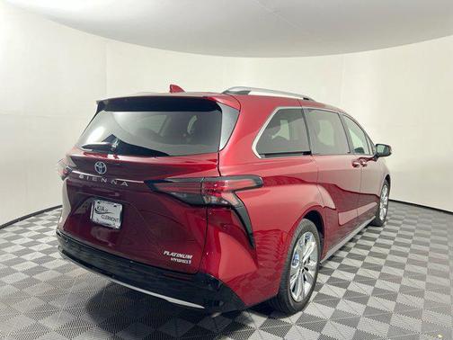 2023 Toyota Sienna Platinum 7 Passenger