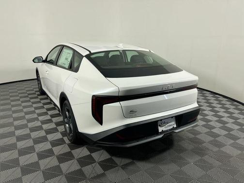 Snow White Pearl 2026 Kia K4 LXS