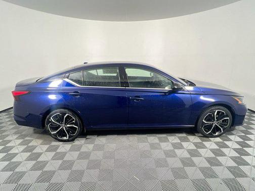 Deep Blue Pearl 2024 Nissan Altima SR FWD