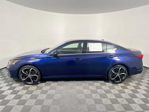 Deep Blue Pearl 2024 Nissan Altima SR FWD