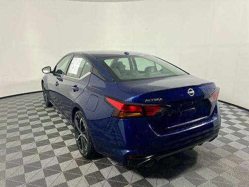 Deep Blue Pearl 2024 Nissan Altima SR FWD