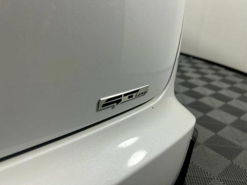 Snow White Pearl 2026 Kia K4 GT-Line