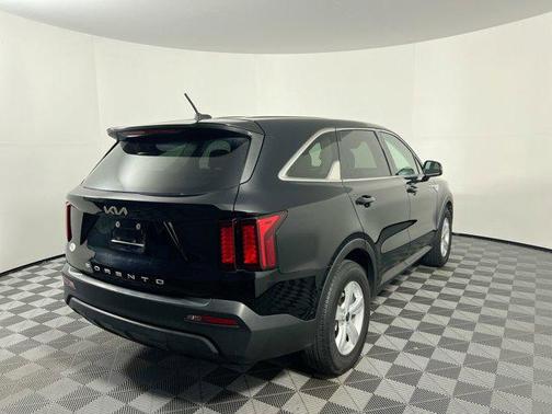 2022 Kia Sorento LX