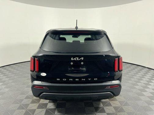 2022 Kia Sorento LX