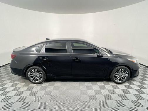 Aurora Black 2022 Kia Forte GT-Line