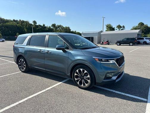 Astra Blue 2024 Kia Carnival EX