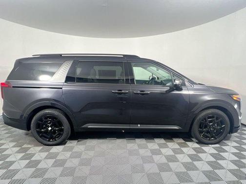 2025 Kia Carnival Hybrid SX