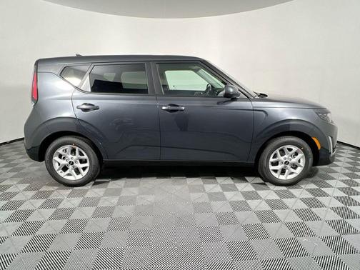 Gravity Gray 2025 Kia Soul LX