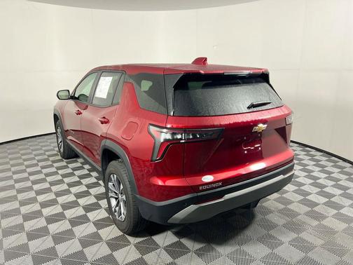 Radiant Red Tintcoat 2026 Chevrolet Equinox 1LT