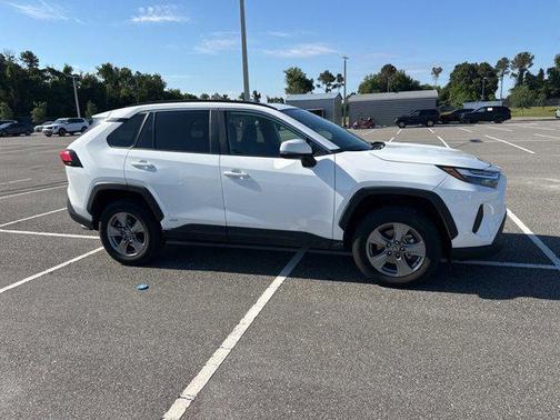 Ice Cap 2023 Toyota RAV4 Hybrid XLE