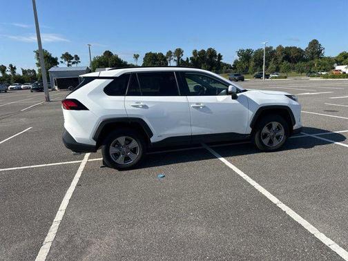 Ice Cap 2023 Toyota RAV4 Hybrid XLE