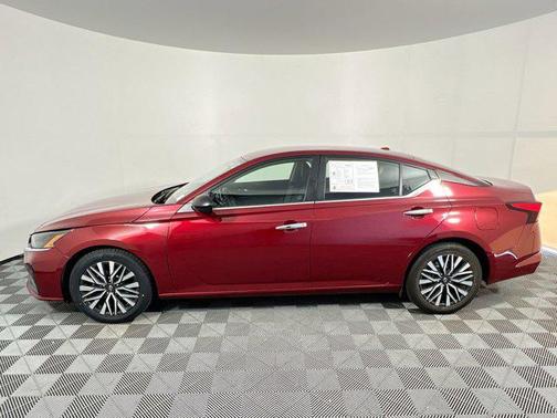 Scarlet Ember 2024 Nissan Altima 2.5 SV
